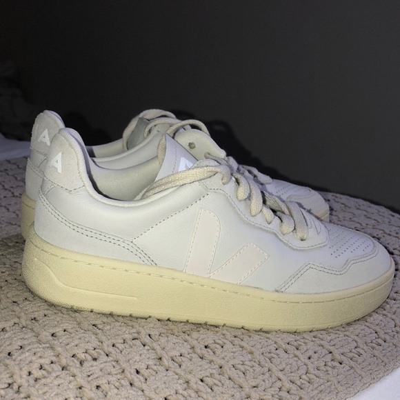 Veja V90 in leather gravel white, size EUR 36 - Picture 1 of 2